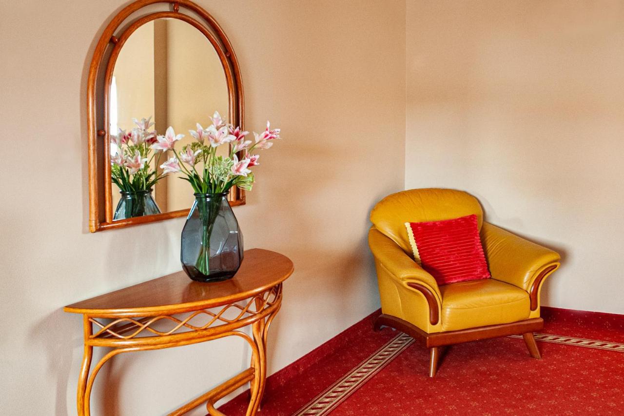 Hotel Spichlerz Lubawa Екстер'єр фото